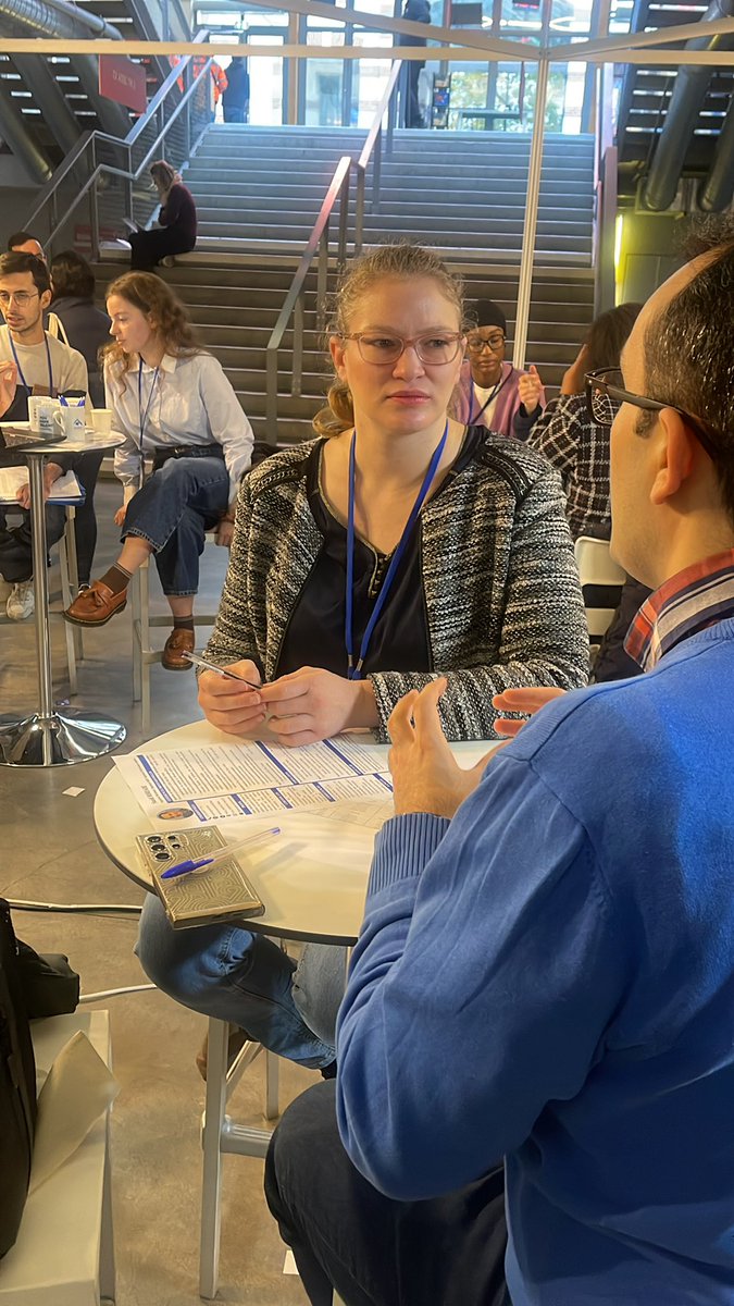 Face à notre stand, l’espace dédié aux entretiens ⚡️ flash⚡️ projet professionnel. Un espace individuel pour aborder vos problématiques d’évolution de carrière avec nos conseillères formatrice et nos expertes du recrutement des #docteurs #PhDs