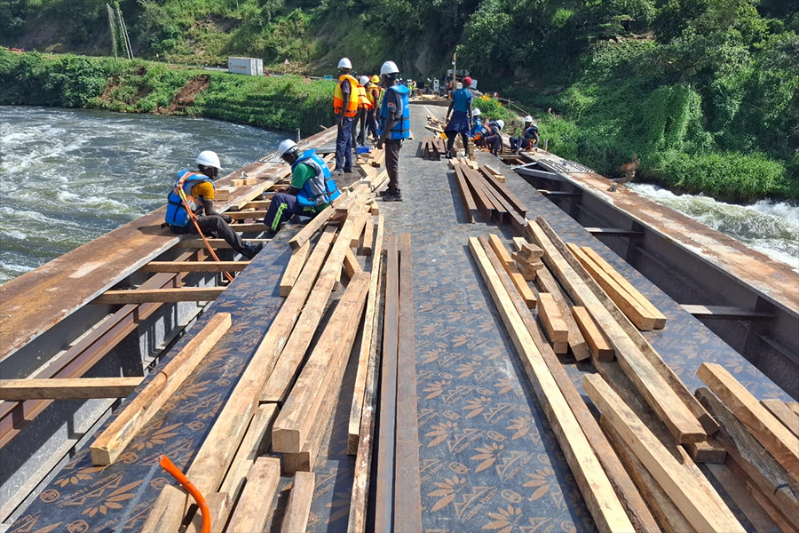 pafrican55's tweet photo. The Karuma Bridge rehabilitation work is nearing 80% completion, particularly in the installation of formwork for the new concrete deck. 

#FreeAlienSkin #Bring20 Times New Roman Sheebah Congratulations Queen Uganda Airlines https://t.co/t4XxJ5eF85