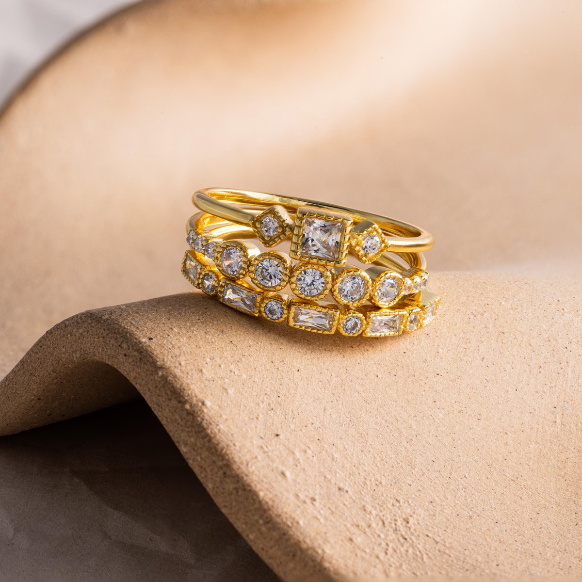 Get90OFF's tweet photo. Dazzle with Timeless Elegance!
Perfect for engagements, weddings, or any special occasion. Crafted with high-quality 925 Sterling Silver and finished with 18K Gold, this ring set is a true statement of vintage glamour.
https://t.co/L5vaN6TI4U
#Jewelry #EngagementRing #WeddingRing https://t.co/TUWWQErhCE