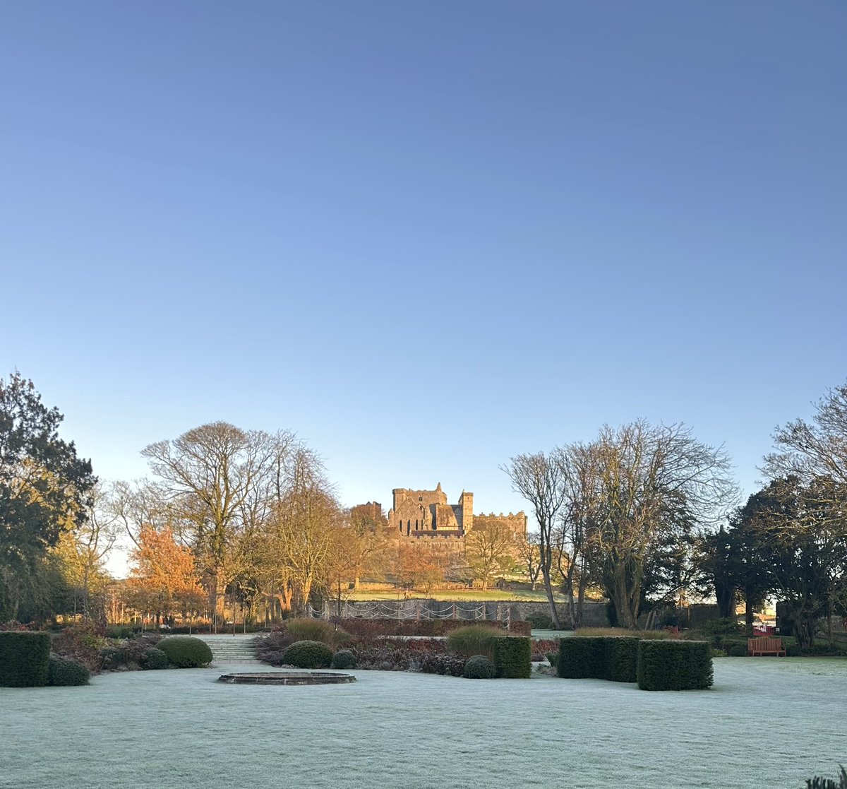 A crispy morn! #threewordtweet <a href="/CashelPalace/">Cashel Palace Hotel</a> <a href="/VisitTipp/">TipperaryTourism</a>