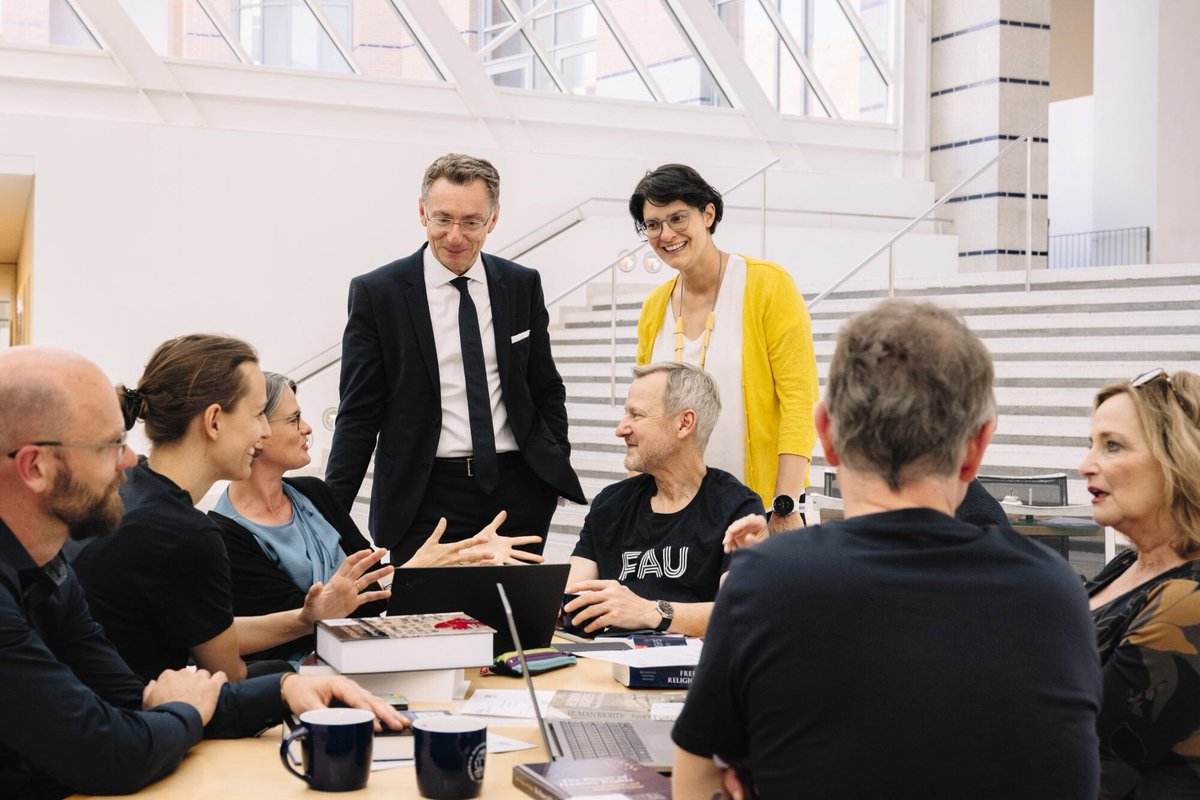 „Eine wirksame und gerechte Klimapolitik ist eine wichtige Grundlage für den Schutz und die Förderung von Menschenrechten (...) und umgekehrt ist die Wahrung der Menschenrechte bei der Bekämpfung der Klimakrise unerlässlich.“ – Prof. Dr. Michael Krennerich
fau.de/2024/11/news/i…