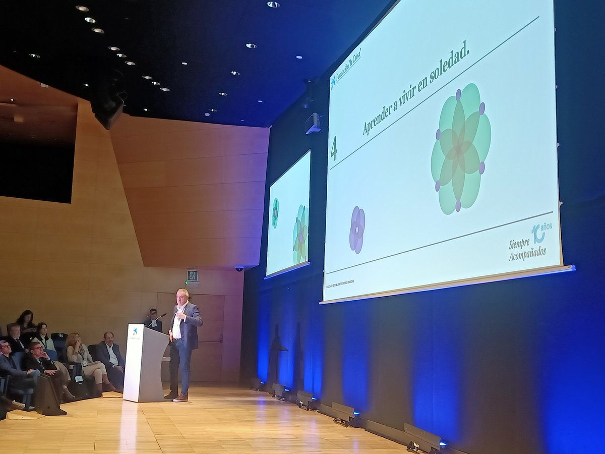 Qué importante es que haya tantas personas y entidades trabajando para luchar contra la soledad que muchas personas mayores sienten. Un lujo presentar la jornada de #siempreacompañados de <a href="/FundlaCaixa/">Fundación ”la Caixa”</a> en <a href="/CosmoCaixa/">Museo de la Ciencia CosmoCaixa</a> #SoledadFundacionCaixa