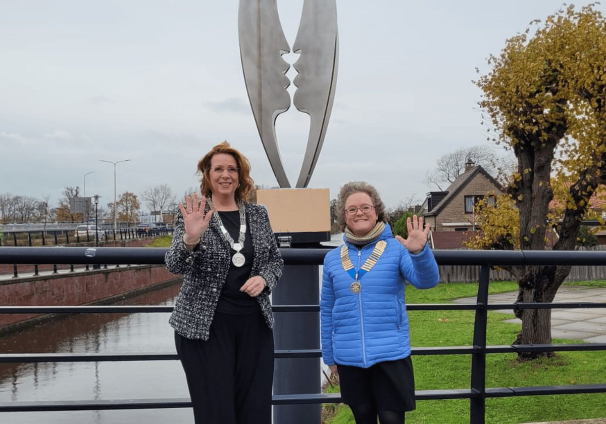 De Kus in Voorhout wordt oranje verlicht  bollenstreekomroep.nl/de-kus-in-voor…