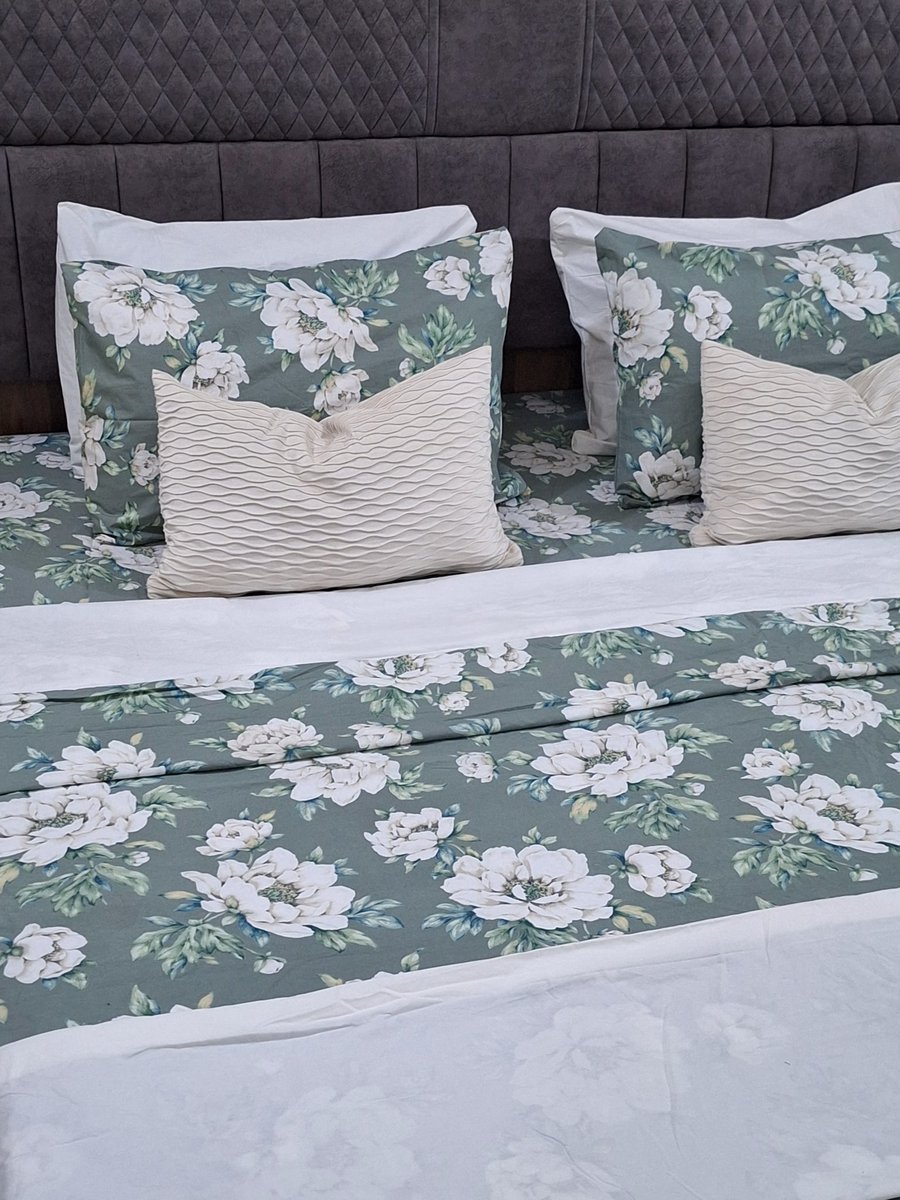 Fatma_dinso's tweet photo. I still sell exquisite beddings 👌 
Always available in different designs. 
American pure cotton beddings
Duvet cover set 55k 
Duvet insert 35k! https://t.co/ieYt0KA4GJ