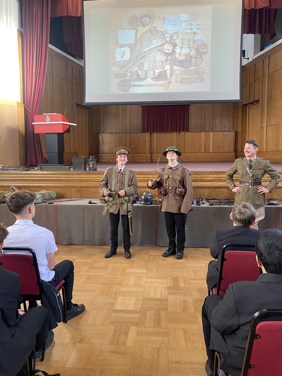 Dan and Roland are very happy to have been equipped with their bayonets!