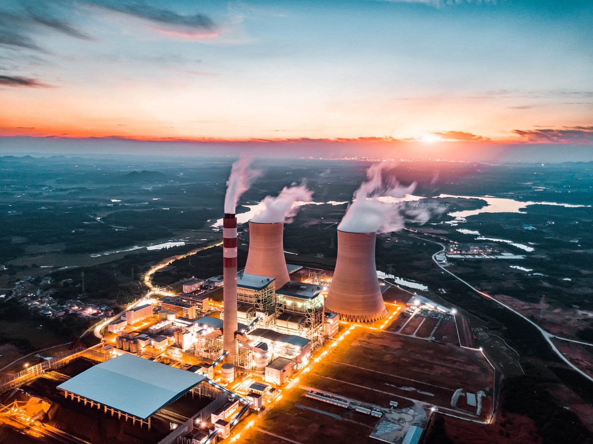 Explore uranium's price surge, the nuclear pivot by tech giants, and the outperformance of uranium ETFs compared to other low-carbon energy funds like wind and solar. This trend underscores a shifting energy investment landscape.
trackinsight.com/en/etf-news/be…