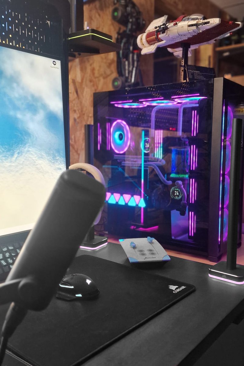 berclet_fr's tweet photo. Un setup au top signé @BureauDuGeek  💡
Merci pour ces superbes photos du Berclet, l’accessoire qui allie confort et style. 🎯

#Innovation #technology #tech  #Berclet #MadeInFrance #audio #setup #pcgaming https://t.co/Fqy093y5FN