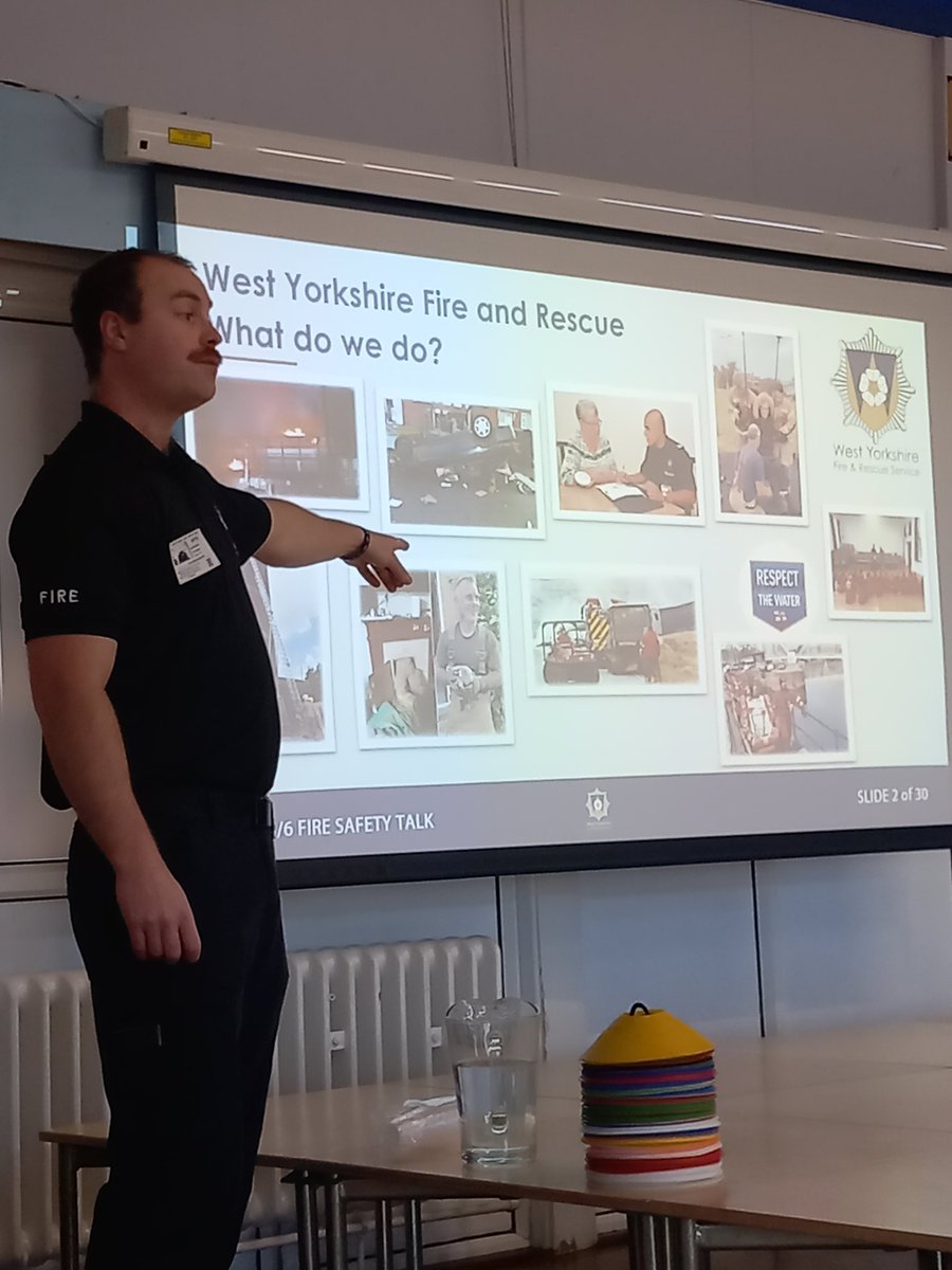 Orchard_Head's tweet image. Year 5 pupils have had an engaging and interactive talk this morning from the local Pontefract @WYFRS fire and rescue team about the importance of staying safe. #OHS #StayingSafe #LocalCommunity