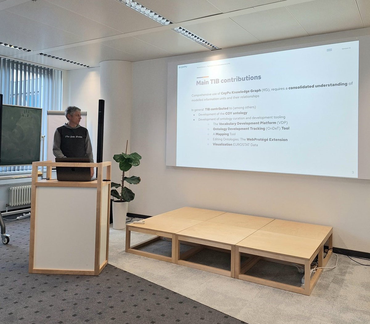CoyPu-Project (@coypuproject) on Twitter photo Seid jetzt gespannt auf Nenad Krdzavac von <a href="/TIBHannover/">TIB ▪ @TIBhannover@OpenBiblio.social</a> und seine Präsentation “COY Ontologie & Die Plattform zur Entwicklung von Vokabeln”.
#CoyPu_Project Seid jetzt gespannt auf Nenad Krdzavac von <a href="/TIBHannover/">TIB ▪ @TIBhannover@OpenBiblio.social</a> und seine Präsentation “COY Ontologie & Die Plattform zur Entwicklung von Vokabeln”.
#CoyPu_Project