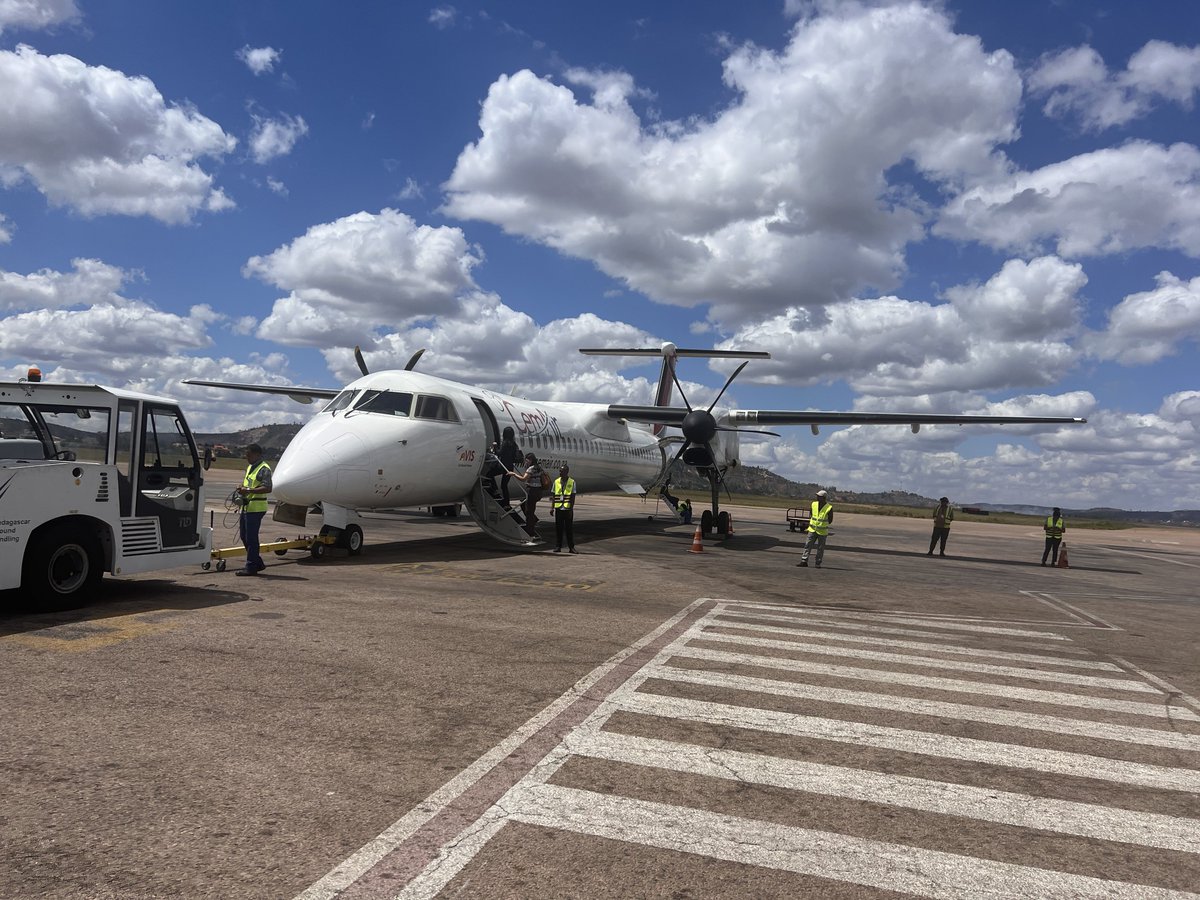 BurundinAddis's tweet photo. La délégation de l’@_AfricanUnion conduite par Amb. @willynyamitwe quitte #Antananarivo pour se rendre à #NosyBe, pour se rendre compte des dégâts causés par le cyclone tropical #gamane, qui a laissé derrière lui plus de 400,000 sinistrés. https://t.co/4aHyLotUL1
