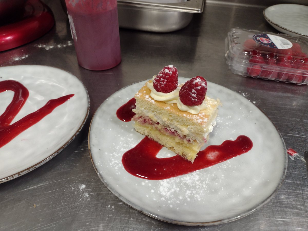 LoganFunes's tweet photo. Dessert maison https://t.co/n34u7E95CM