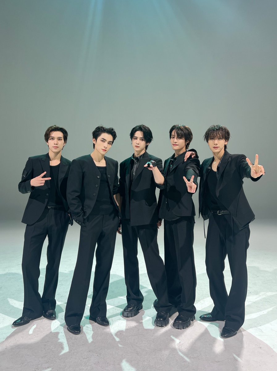 WayV tweet media
