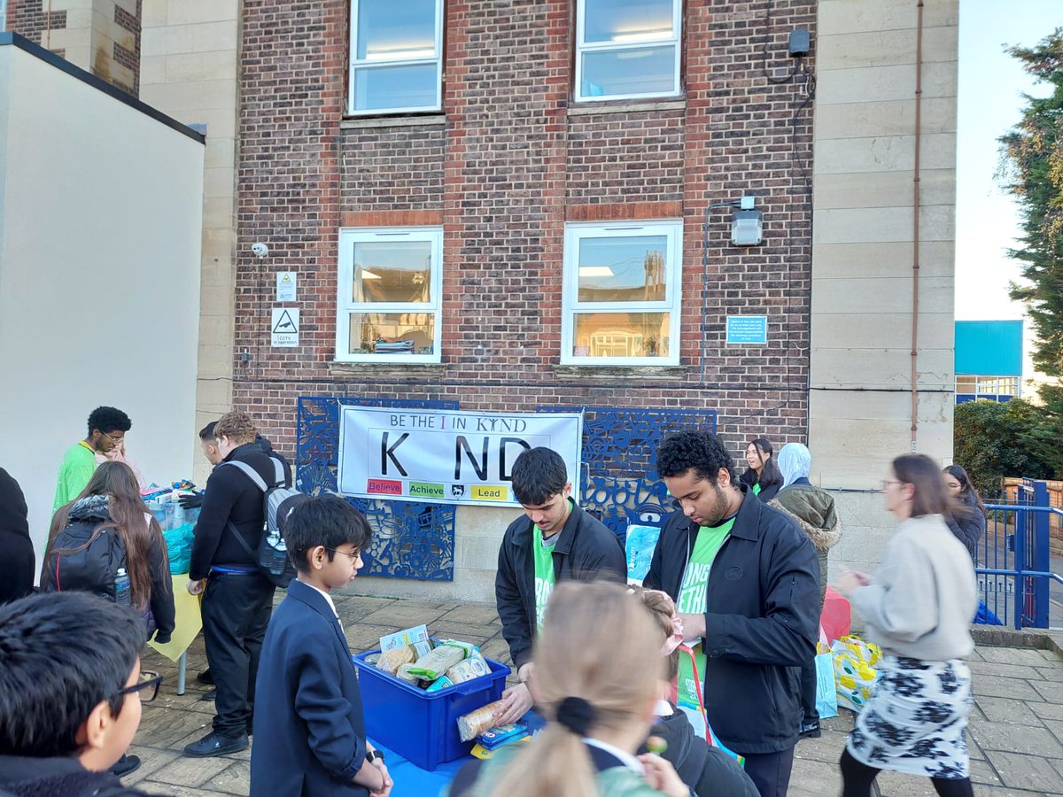 North London Citizens (@nlondoncitizens) on Twitter photo Amazing work <a href="/Hendon_School/">Hendon School</a> ! You're all mensch's! Collecting food and toiletries on <a href="/MitzvahDay/">Mitzvah Day</a> for GIFT FOODBANK and SOUTHGATE MOSQUE'S FOODBANK ❤️🙏 Amazing work <a href="/Hendon_School/">Hendon School</a> ! You're all mensch's! Collecting food and toiletries on <a href="/MitzvahDay/">Mitzvah Day</a> for GIFT FOODBANK and SOUTHGATE MOSQUE'S FOODBANK ❤️🙏