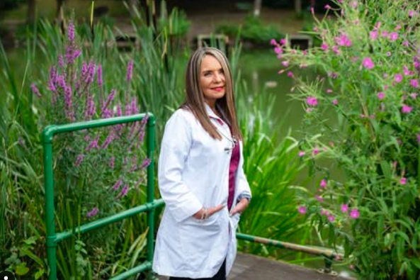 realbritainros's tweet image. Caught up with @RangelNiloha from our instagram project #PeopleMove at @IMIX_UK event last night.
Since we last met, the Venezuelan (now North-Walian) doctor won Welsh Refugee Council Woman of the Year &amp;amp; is due to speak at the Senedd. 
Da Iown Niloha!  
instagram.com/p/ChmLoOgIg87/…