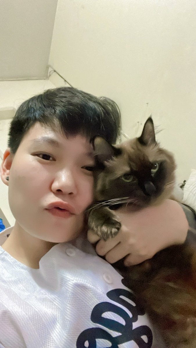 Armtyty's tweet photo. หนูยิ้มหน่อยลูก 😆 #ทอม #ทอมคบทอม #ทอมเกย์ https://t.co/mMyuT6Dy5e