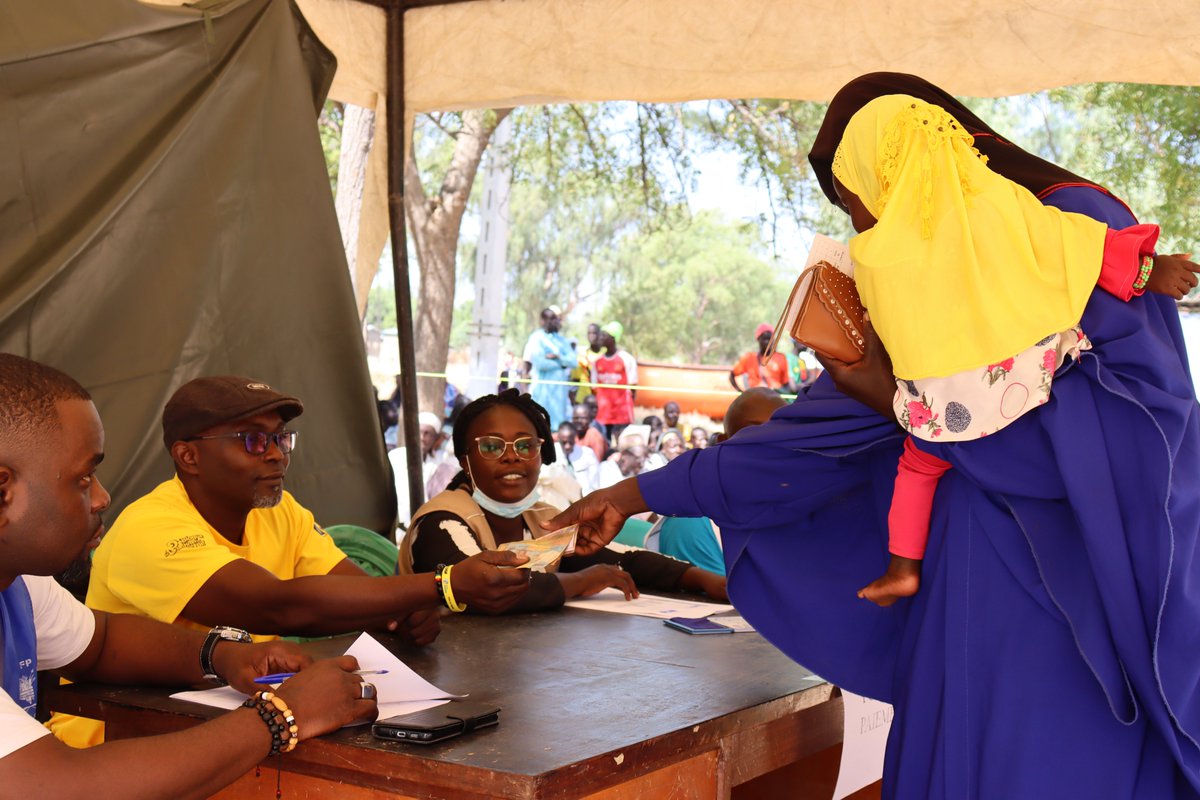 OchaCameroon's tweet image. Flooding has severely affected nearly half a million people in the Far North #Cameroon, limiting their access to basic social services.

The @UNCERF has allocated $4 million to provide urgent assistance to flood-affected people.

Read the press release ▶️bit.ly/3CKTt8w▶️