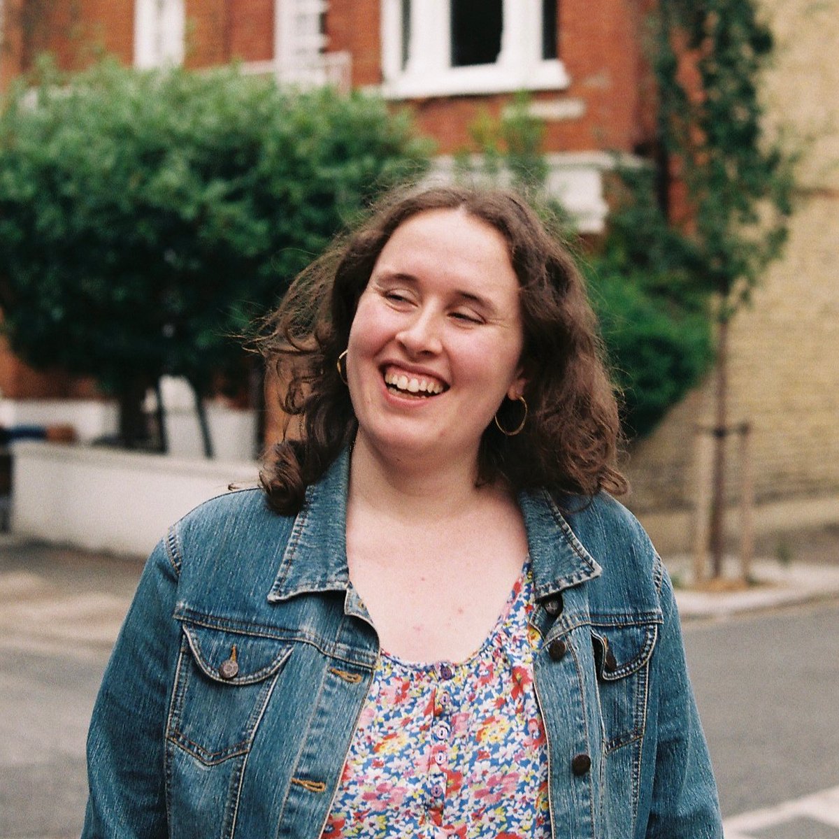 Oxford Song (formerly Oxford Lieder) (@oxfordsong) on Twitter photo We're delighted to announce the appointment of <a href="/Hazrati_Emily98/">Emily Hazrati</a> as our Associate Composer 2024-26.
In 2025 Emily will create a substantial new song cycle in collaboration with <a href="/Nazli_Tabatabai/">Nazli Tabatabai-Khatambakhsh BSc. MLitt MA SFHEA</a>. A further large-scale work will follow in Oct 2026.
➡️ oxfordsong.org/composer/emily… ⬅️ We're delighted to announce the appointment of <a href="/Hazrati_Emily98/">Emily Hazrati</a> as our Associate Composer 2024-26.
In 2025 Emily will create a substantial new song cycle in collaboration with <a href="/Nazli_Tabatabai/">Nazli Tabatabai-Khatambakhsh BSc. MLitt MA SFHEA</a>. A further large-scale work will follow in Oct 2026.
➡️ oxfordsong.org/composer/emily… ⬅️