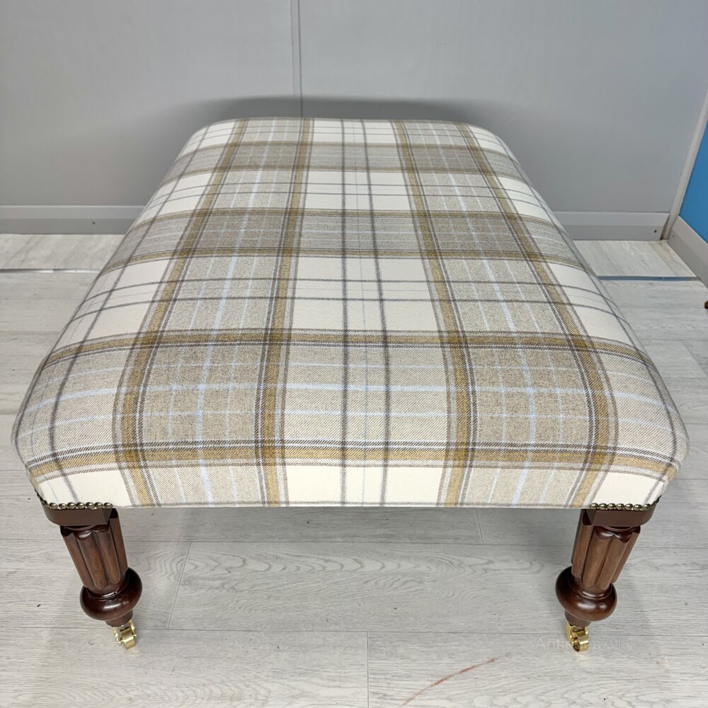 antiques_atlas's tweet image. For sale on Antiques Atlas we have this Large footstool in tartan plaid check antiques-atlas.com/antique/large_… Great for your home this Christmas🎄
From Tom Scott Antiques @tomscottantique
#antiques #antiquefurniture #antiquestool