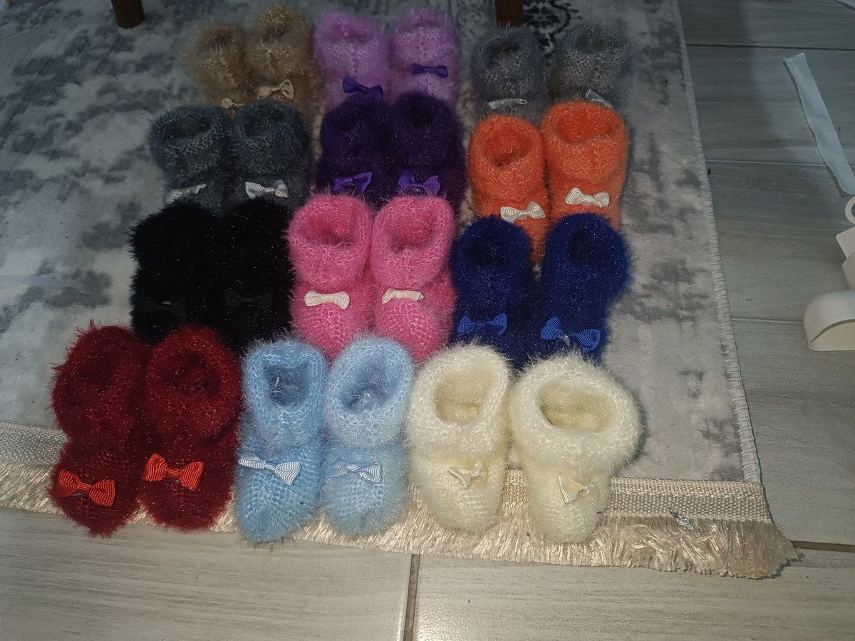 #gramaltın kış geldi Ben çocuklarımı sizlerle çocuklarınızı sıkmak ister misiniz birer tane çocuklarınıza patik alarak benim de evlatlarıma yüzünü güldürür müsünüz