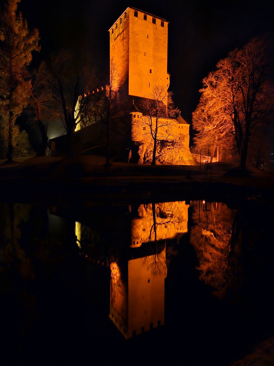 boarium's tweet photo. 16 Tage...

16 Tage leuchtet nun das Museum Schloss Bruck in Lienz wieder in ungewohntem Orange. Ein stilles Zeichen gegen Gewalt an Frauen.

#orangetheworld #schlossbruck #lienz #osttirol #unwomen @unwomenaustria https://t.co/Q1eXvJcTbS