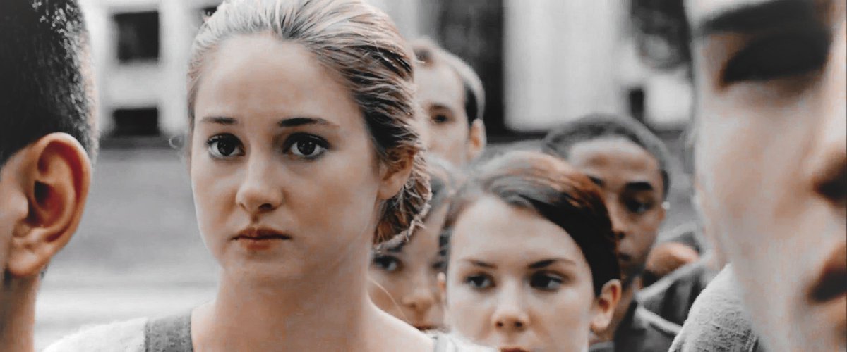 ᅠ
ᅠ
⠀            𔑻   the   divergent   :
               screencaps   ———
ᅠ ᅠ
ᅠ