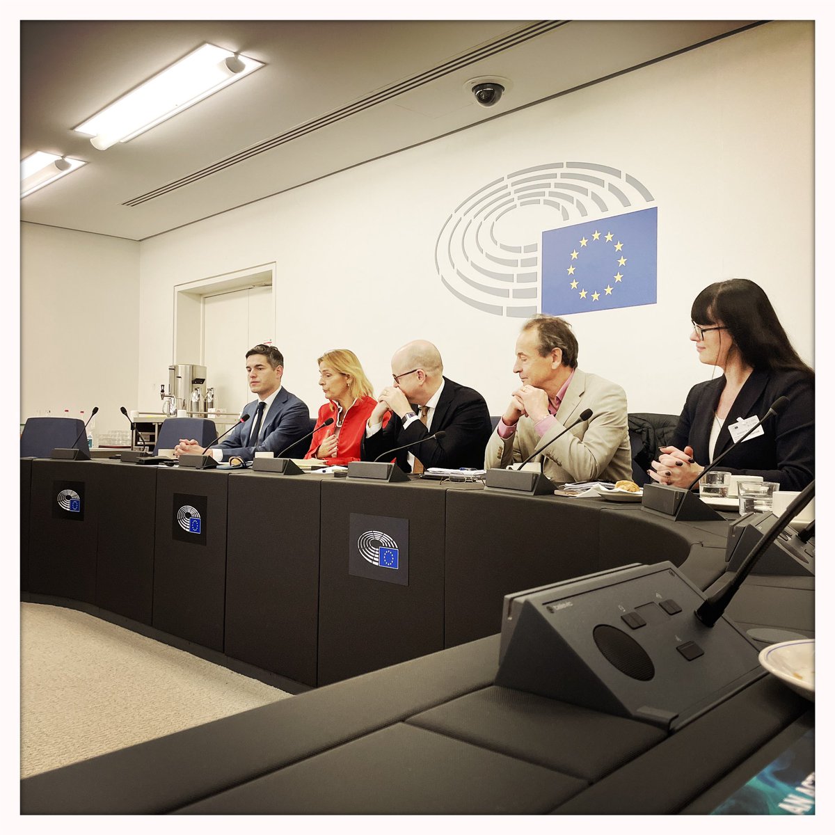 NicolleRLH's tweet photo. 🇪🇺Great event organised at the EP by @ccs_europe and hosted by 3 Dutch MEPs! That leadership is needed. 
What else? A single market approach and markets for decarbonised products! 
Thanks for the level of interest. 
We need CCS to keep our industries in Europe. 🏭🌍 https://t.co/yaGJqw676s