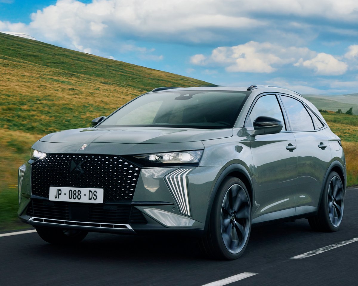 DS_Turkiye's tweet photo. Ayrıcalıklı deneyimlerin kapılarını aralayan Only You Privilège ile üyelerimiz Christian Dior Müzesi'ne özel bir ziyaret gerçekleştirdi.

#DS #DSautomobiles #OnlyYouPrivilege https://t.co/cXVflNr1y8