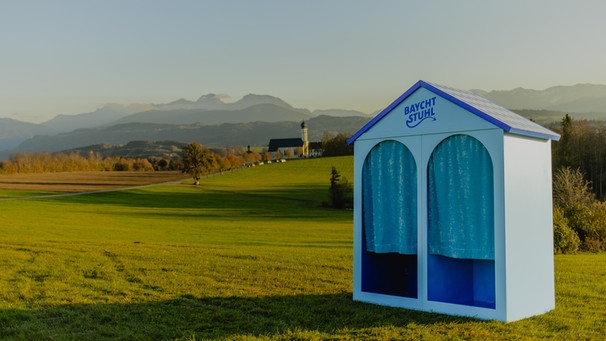 Mit "PULS Baychtstuhl" startet der Bayerische Rundfunk ein neues TikTok-Format, das das Leben und die Geheimnisse der jungen Generation auf dem Land zeigt – direkt, unverblümt und frei Schnauze. br.de/presse/inhalt/…