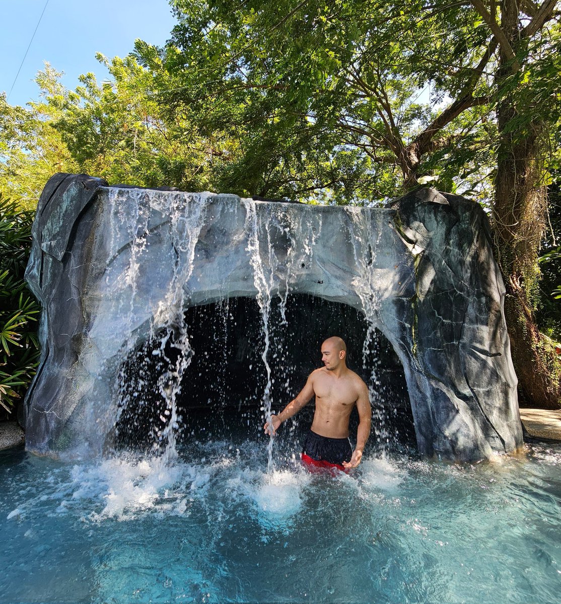 weebinuya's tweet photo. The best part of growing up is realizing it’s okay to stay a kid at heart. 🥳 #NeverTooOldForFun https://t.co/FCI6G4v06G