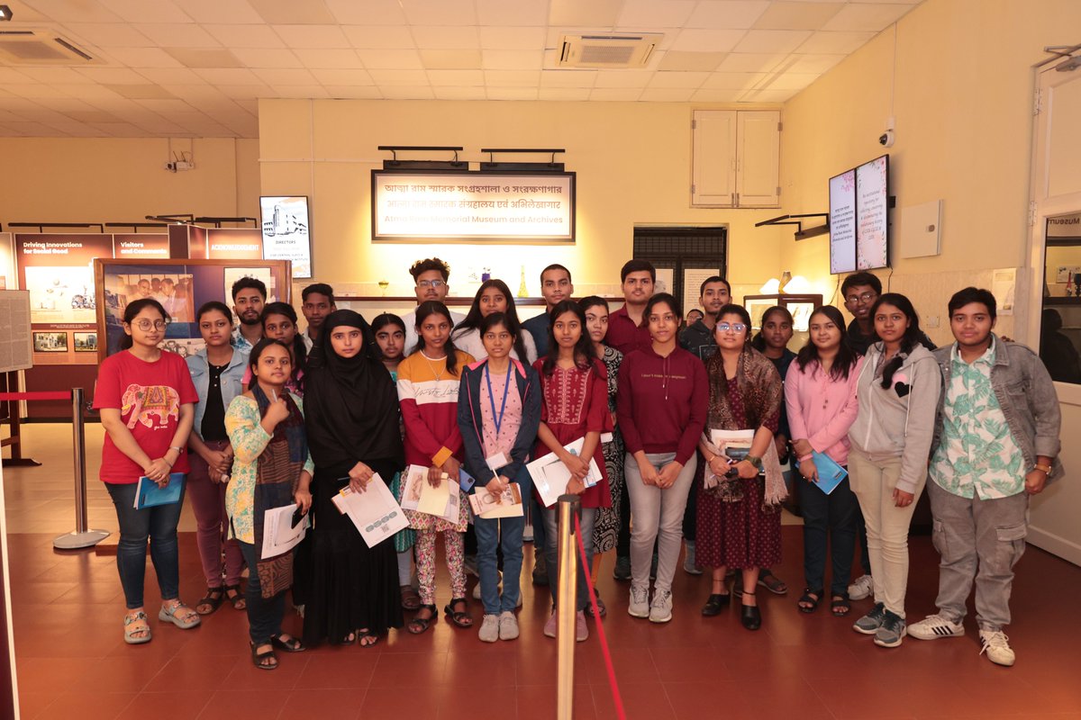 ARMMA_CGCRI's tweet photo. On a skill development programme,  24 students from Dinabandhu Andrews College , Came to visit our archive. https://t.co/FSiowX4ol1