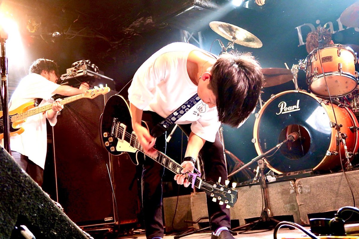 KillingTime_096's tweet photo. 11月10日（日）熊本Django
Mash-UP

1. プロローグ
2. 赤い朝焼け
3. 透明な日
4. Anthocyan
5. ノスタルジア
6. ウインドミル
En. スノウドロップ

4人全��揃った地元熊本Django。120%の音を出すことができました！アンコールまでありがとうございました！ https://t.co/IMR0LBuOcx
