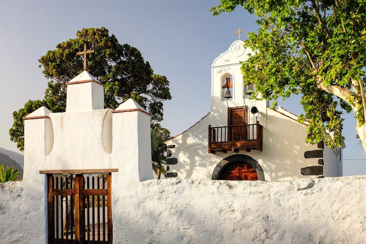 ⛪️ Nuestra Ermita del Socorro, un edén de luz, color y fe ✝️ 

#ElSocorro #BreñaBaja #LaPalma #Canarias #patrimonio #viajes #turismo