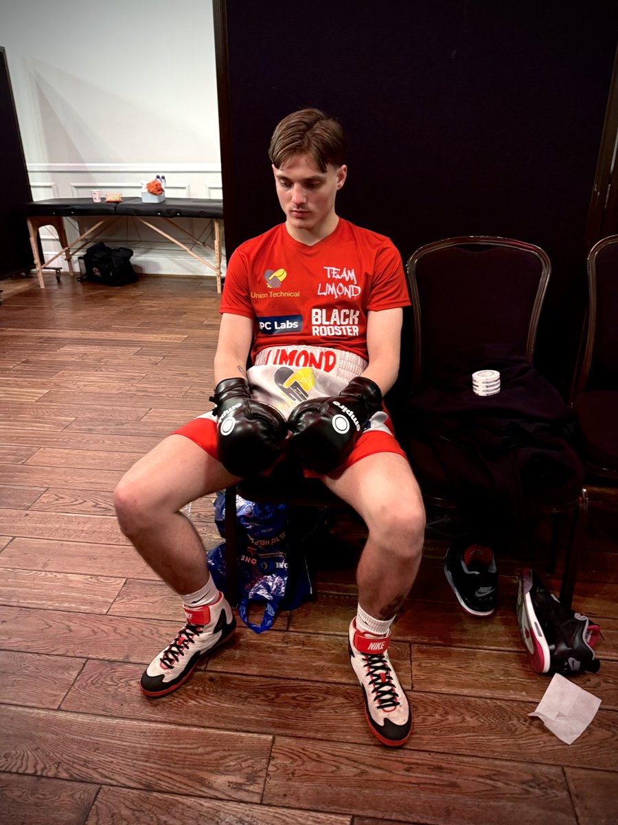 Drew Limond right in the zone a few days ago before going out &amp; putting on a razor sharp performance with a second round stoppage against a tough &amp; experienced opponent 

Thanks to him, his coach <a href="/mcgurk93/">Michael McGurk</a> &amp; <a href="/StAndrewsSC/">St Andrew's S.C</a> for having me down..  #Cutman #Boxing 

📍London