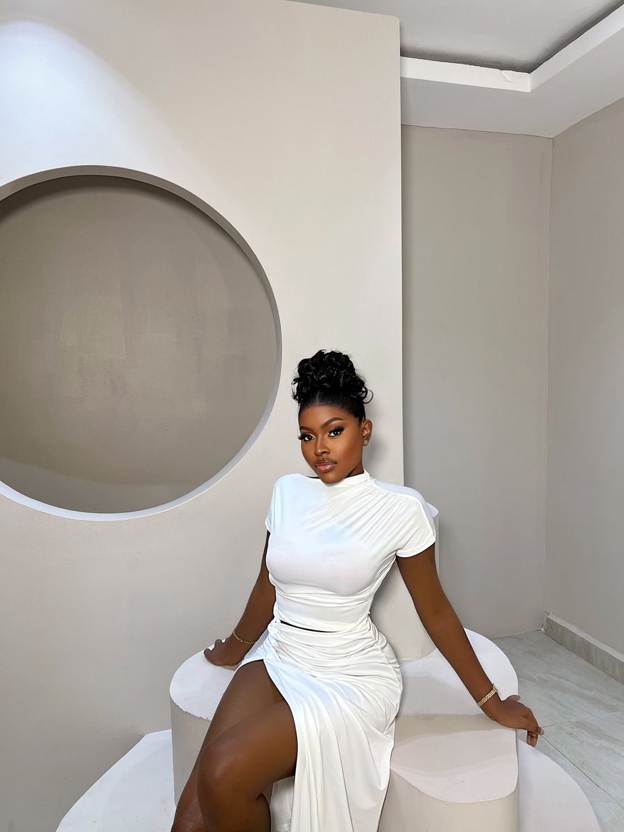 vohkayyy's tweet photo. Happy birthday to me 🎉I pray for long life and prosperity and more years to celebrate ❤️❤️
Happy birthday @DONJAZZY 🎉 too https://t.co/Z0CCormQmV