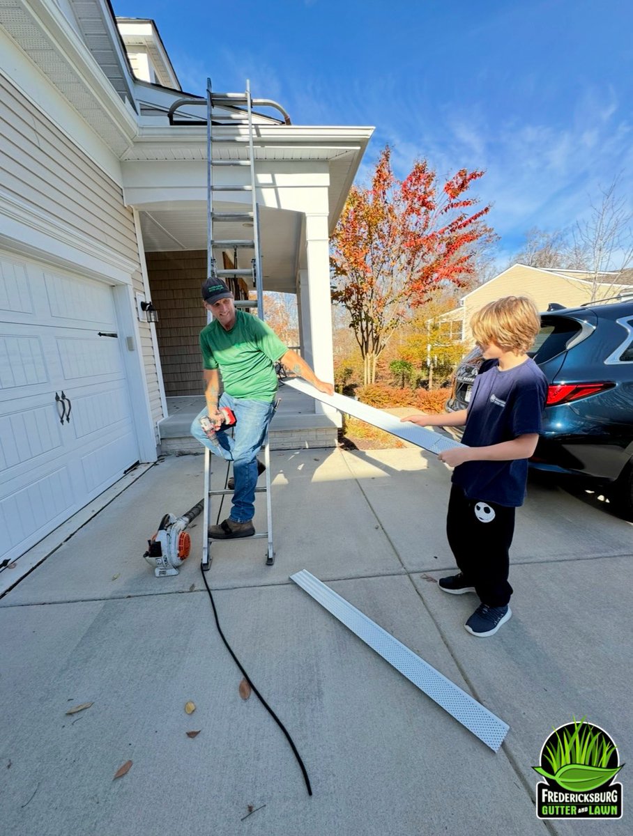 GutterLawn22684's tweet photo. The future of gutter cleaning is bright! ☀️
#guttercleaning #gutterguards 

https://t.co/f2ULK7Ui79 https://t.co/ER6eJxsla9