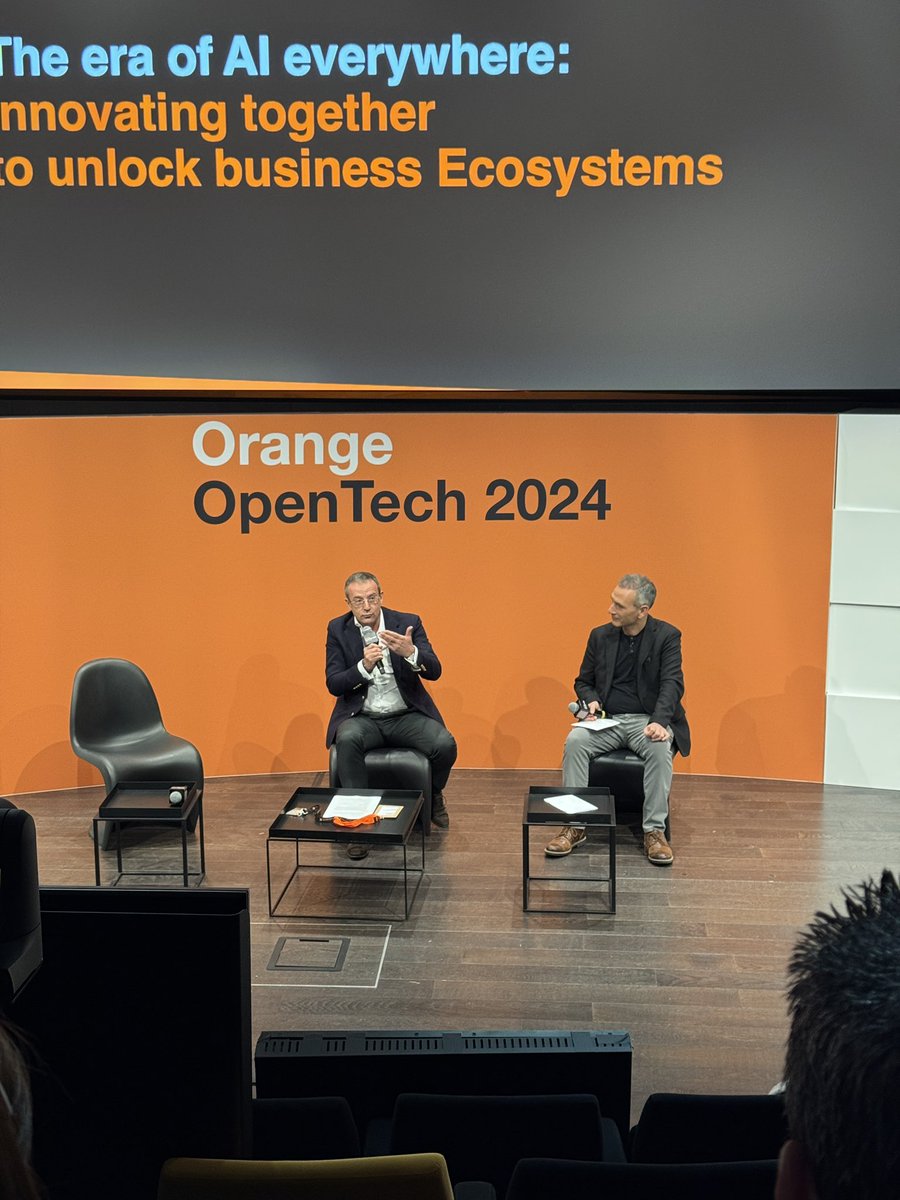 christopherufin's tweet photo. #OpenTech
@bruno_zerbib CTIO @orange and @fallacher CEO @Orange_France announce #LiveIntelligence
👉 a sandbox enabling interaction with multiple LLMs, while ensuring data privacy
#OpenTech https://t.co/vbI8skm9nY