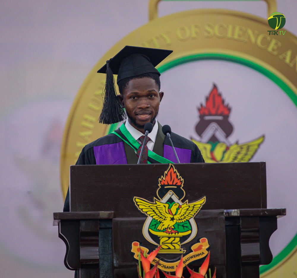 tektvgh's tweet photo. Valedictorian for the College of Humanities and Social Sciences.

Agyenim Boateng Michael graduating with CWA of 84.56 https://t.co/f1T4vkQ7ul