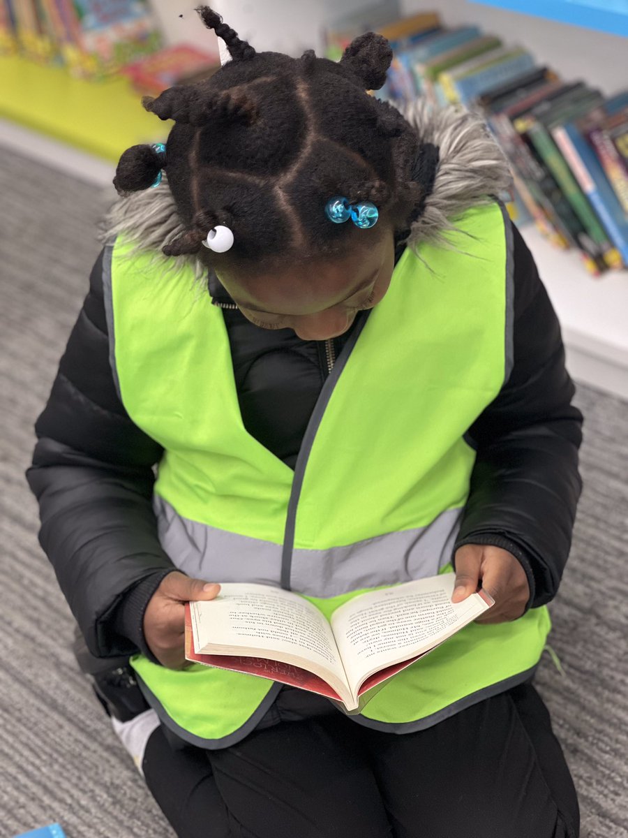 HazelburySch's tweet image. Y1-6 have been visiting our local library. Mars class enjoyed the opportunity to read their favourite books at the library. 📚#welovereading @enfieldlibrary
