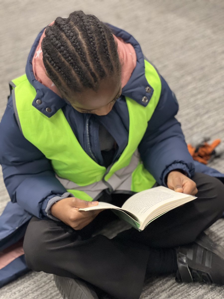 HazelburySch's tweet image. Y1-6 have been visiting our local library. Mars class enjoyed the opportunity to read their favourite books at the library. 📚#welovereading @enfieldlibrary