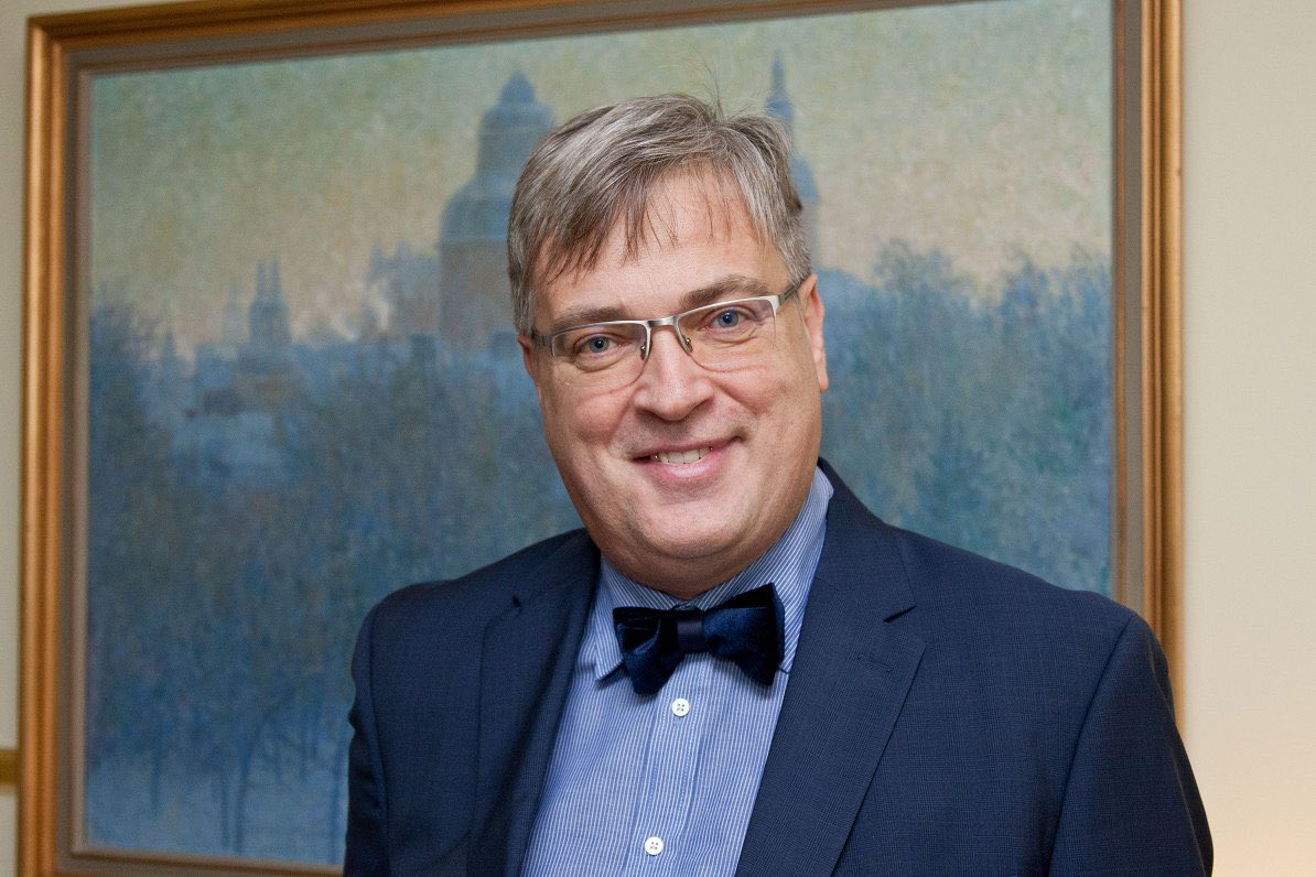 🟣 Nespēja nodrošināt mācību grāmatas visiem skolēniem ir valsts bezatbildība

➡️ Visu rakstu iespējams lasīt šeit: skolasvards.lv/news/aktuali-2…