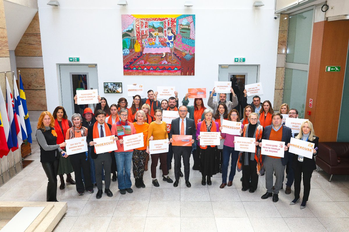 Standing united to say: gender-based violence must end.

There are #NoExcuses for inaction.

It’s time for everyone, including 🇧🇦 authorities, to act decisively. 

#OrangeTheWorld