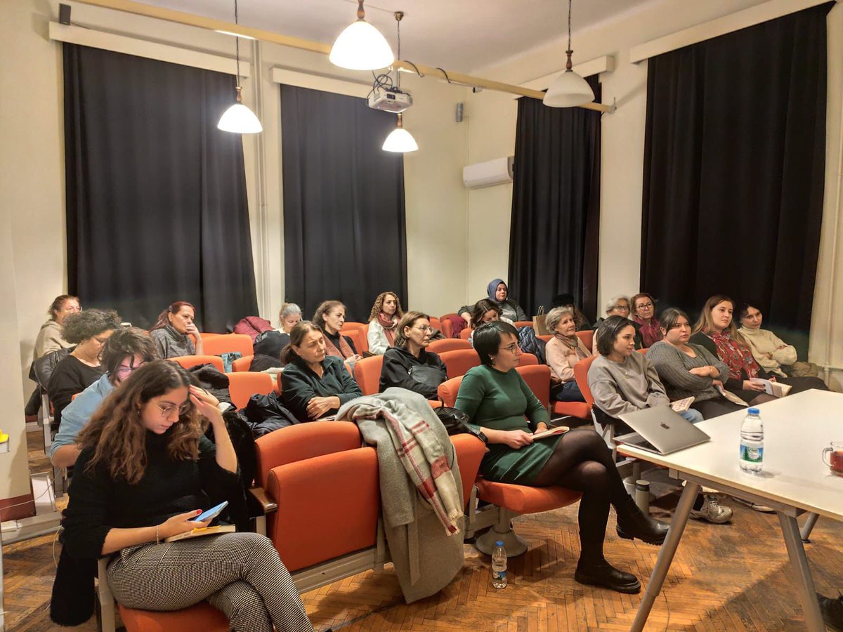 KadikoyMeclisi's tweet image. 25 Kasım Kadına Yönelik Şiddete Karşı Uluslararası Mücadele Günü&apos;nde Suat Derviş Okuma Atölyesi&apos;nde buluştuk!

#25Kasım #kadın #şiddet #suatderviş #eşitlik #özgürlük