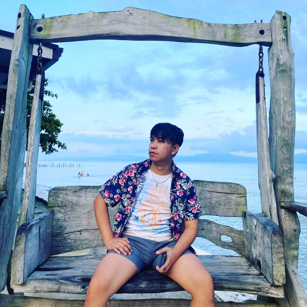 enzokpoper1993's tweet photo. cum and get me 🤣🤣🤣 https://t.co/nM6S3B0emf