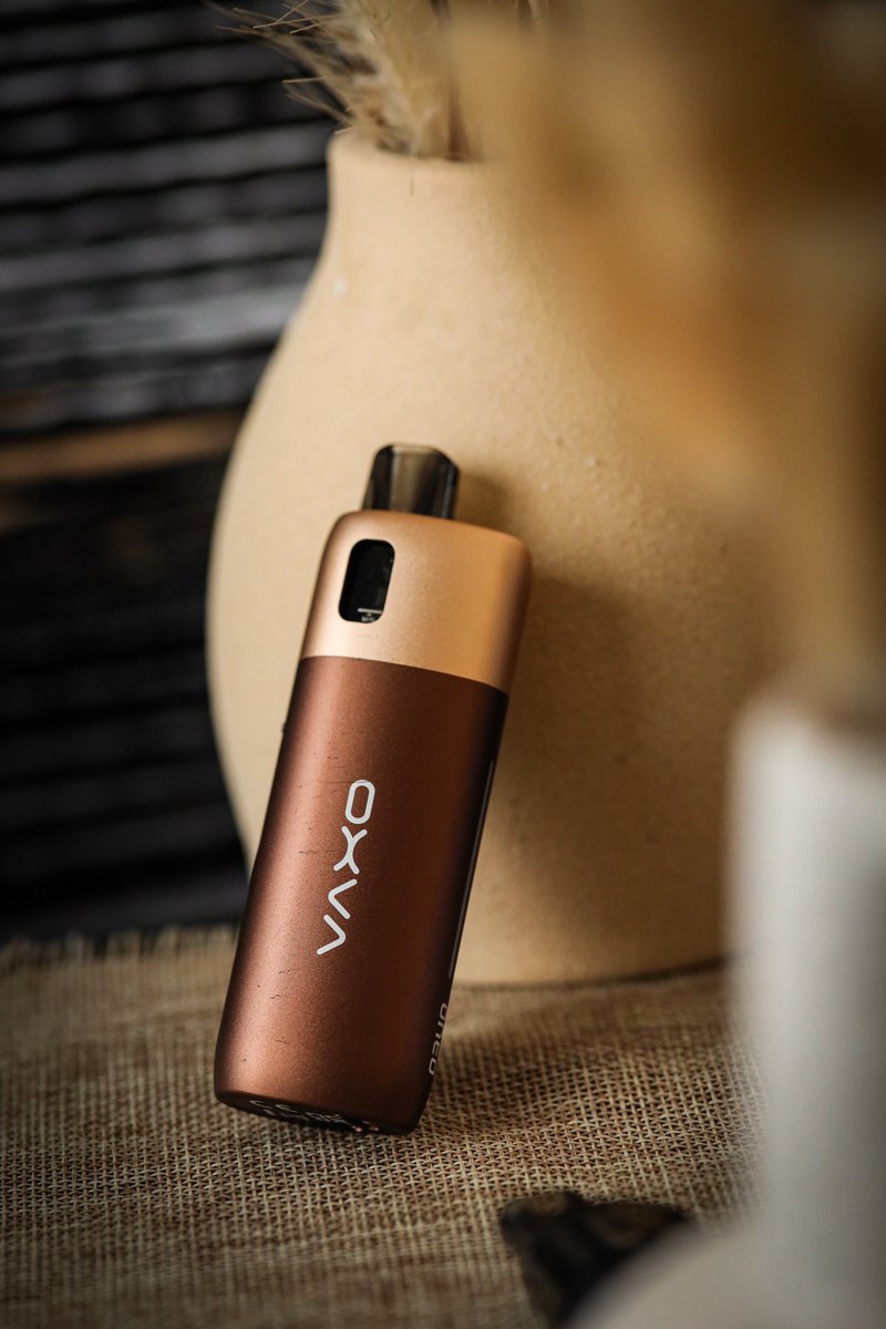 Ginge152Tvc's tweet photo. The OXVA Oneo Pod Kit is a stylish and easy-to-use pod system for MTL vaping. It features a 1600mAh battery, replacement pods, adjustable airflow, and light effects.

@OXVAOfficial 

#oxva #podlyfe #podsystem https://t.co/8CdNcXDsYv
