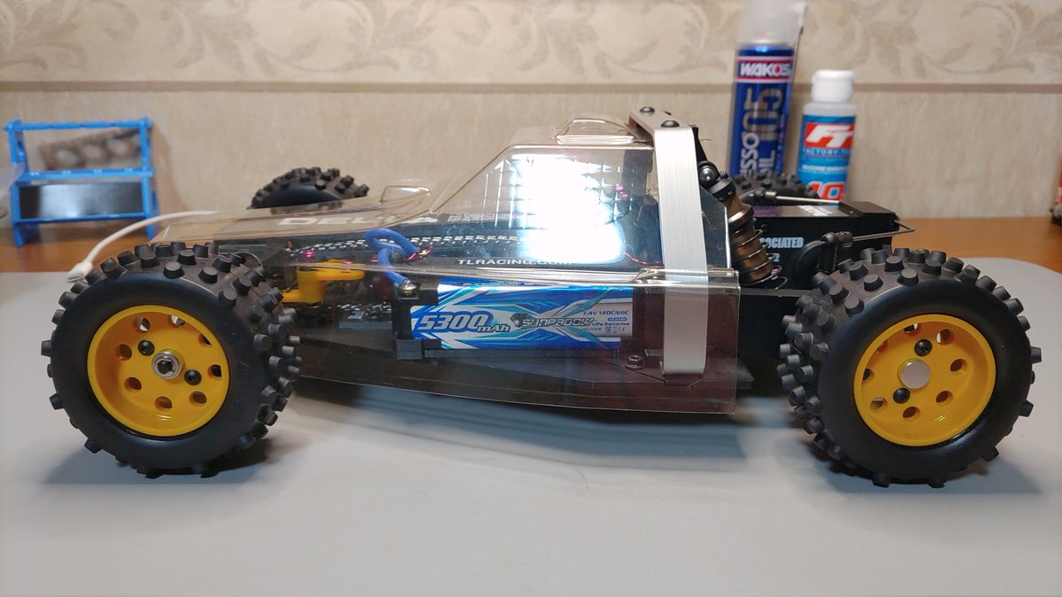 Tさんから預かっているワンダー風な YZ834Bの復刻モデル！ ボディを