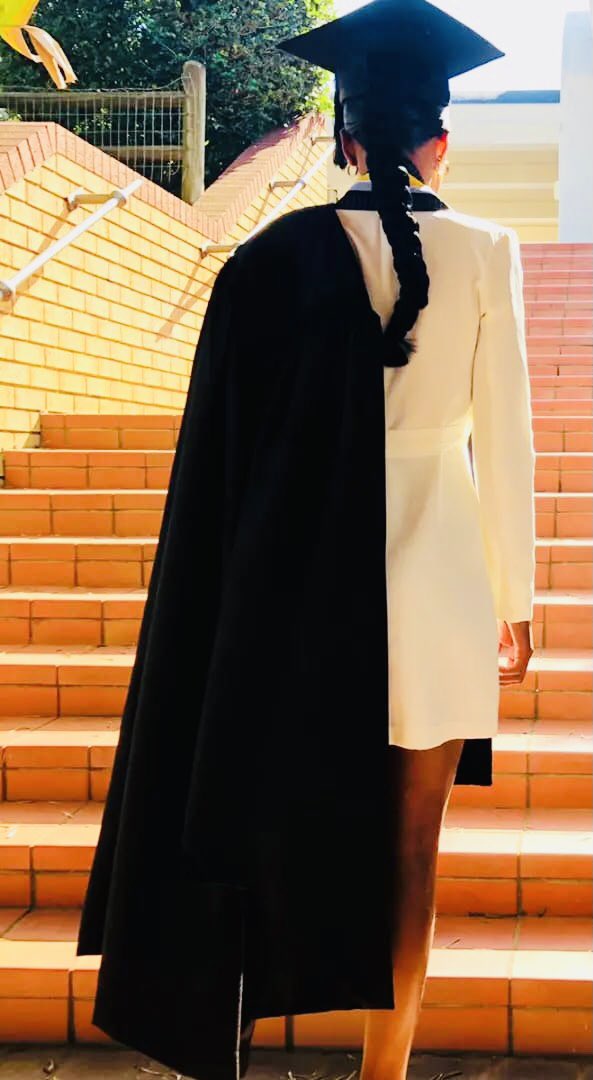 _almup's tweet photo. I’m a qualified Intermediate Phase(Grade 4-7) teacher 👩‍🏫  seeking employment. 

Subject Specialisation(s): Mathematics, Natural Sciences and Technology and Social Sciences. 
LoLT : English. 

Currently located in KZN but I’m willing to relocate anywhere in SA. Please RT. 🙏 https://t.co/A0TQi0rFsL