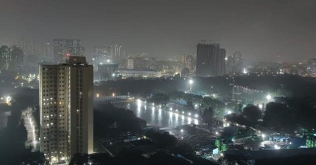 Mr_Shiva__01's tweet image. Once again #RedAlert for Tamil Nadu and Chennai be careful as December nears folks...
#rain #royapettah #chennai #ChennaiRains #heavyrain

#HeavyRain