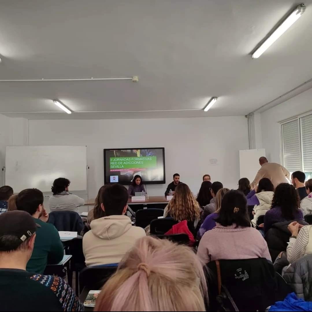 UNADenred's tweet photo. Nuestro tesorero @CaldeDelga, ha participado en las II Jornadas Formativas Red de Adicciones Sevilla👏 Un encuentro esencial, organizado por Federación Liberación, en el que profesionales del ámbito de las adicciones compartieron conocimiento y buenas prácticas 💚 https://t.co/w3UyuZ5Yb8