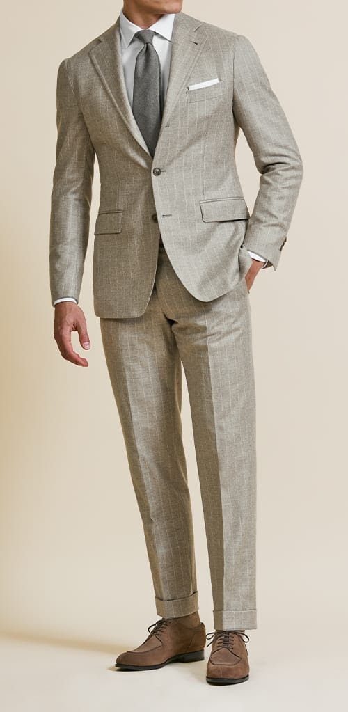 iamtailormade's tweet photo. Stay stylish and warm this winter with Tailor Made London’s wool-cashmere suits &amp; jackets. From taupe chalk stripes to houndstooth patterns, each piece pairs effortlessly with flannels and knits. Available in custom or ready-made—elegance tailored to perfection. #WinterStyle https://t.co/13hMVc5ptg