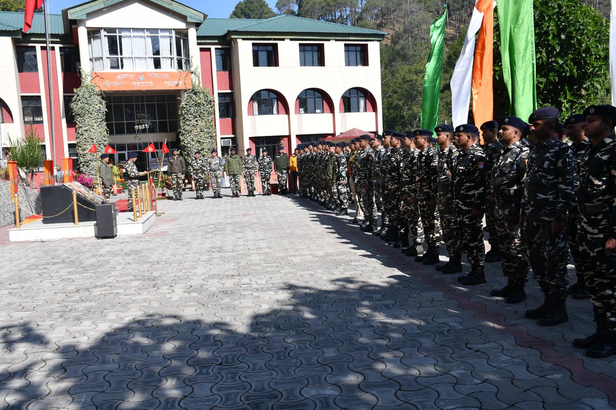 SSBFTRRANIKHET (@ssbftrranikhet) on Twitter photo 26/11/2024 рдХреЛ <a href="/SSBFTRRANIKHET/">SSBFTRRANIKHET</a> рдореЗрдВ рдЧреГрд╣ рдордВрддреНрд░рд╛рд▓рдп рднрд╛рд░рдд рд╕рд░рдХрд╛рд░ рдХреЗ рдирд┐рд░реНрджреЗрд╢реЛрдВ рдХреЗ рдЕрдиреБрд╕рд╛рд░, 26 рдирд╡рдореНрдмрд░ 1949 рдХреЛ, рднрд╛рд░рдд рдХреЗ рд╕рдВрд╡рд┐рдзрд╛рди рдХреЛ рдЕрдВрдЧреАрдХрд╛рд░ рдХрд░рдиреЗ рдХреЗ рдЙрдкрд▓рдХреНрд╖реНрдп рдореЗрдВ рд╕рдВрд╡рд┐рдзрд╛рди рджрд┐рд╡рд╕ рдордирд╛рдпрд╛ рдЧрдпрд╛ рддрдерд╛ рд╕рдВрд╡рд┐рдзрд╛рди рдХреА рдкреНрд░рд╕реНрддрд╛рд╡рдирд╛ рдХреЛ рдкрдврд╝рд╛ рдЧрдпрд╛ | <a href="/SSB_INDIA/">Sashastra Seema Bal</a> <a href="/PIB_India/">PIB India</a> #sanvidhandiwas2024 #ConstitutionDay2024 26/11/2024 рдХреЛ <a href="/SSBFTRRANIKHET/">SSBFTRRANIKHET</a> рдореЗрдВ рдЧреГрд╣ рдордВрддреНрд░рд╛рд▓рдп рднрд╛рд░рдд рд╕рд░рдХрд╛рд░ рдХреЗ рдирд┐рд░реНрджреЗрд╢реЛрдВ рдХреЗ рдЕрдиреБрд╕рд╛рд░, 26 рдирд╡рдореНрдмрд░ 1949 рдХреЛ, рднрд╛рд░рдд рдХреЗ рд╕рдВрд╡рд┐рдзрд╛рди рдХреЛ рдЕрдВрдЧреАрдХрд╛рд░ рдХрд░рдиреЗ рдХреЗ рдЙрдкрд▓рдХреНрд╖реНрдп рдореЗрдВ рд╕рдВрд╡рд┐рдзрд╛рди рджрд┐рд╡рд╕ рдордирд╛рдпрд╛ рдЧрдпрд╛ рддрдерд╛ рд╕рдВрд╡рд┐рдзрд╛рди рдХреА рдкреНрд░рд╕реНрддрд╛рд╡рдирд╛ рдХреЛ рдкрдврд╝рд╛ рдЧрдпрд╛ | <a href="/SSB_INDIA/">Sashastra Seema Bal</a> <a href="/PIB_India/">PIB India</a> #sanvidhandiwas2024 #ConstitutionDay2024